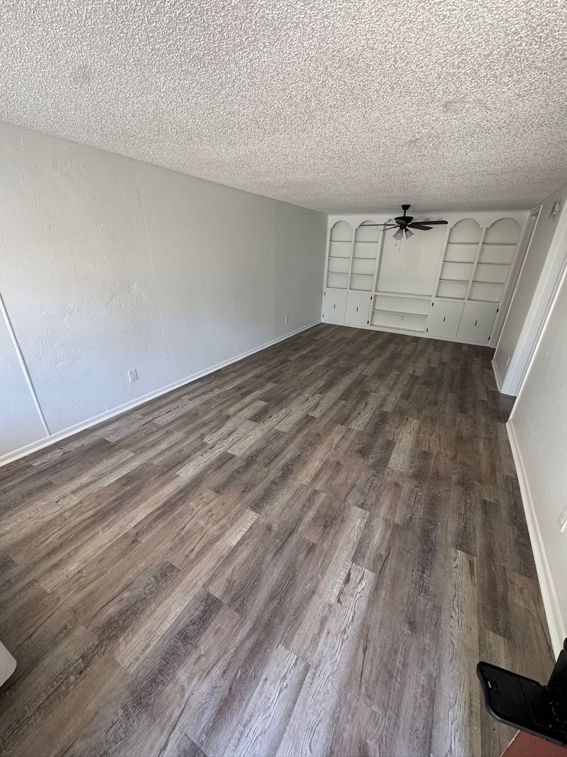 Leesburg Condo: 420 Mills Street