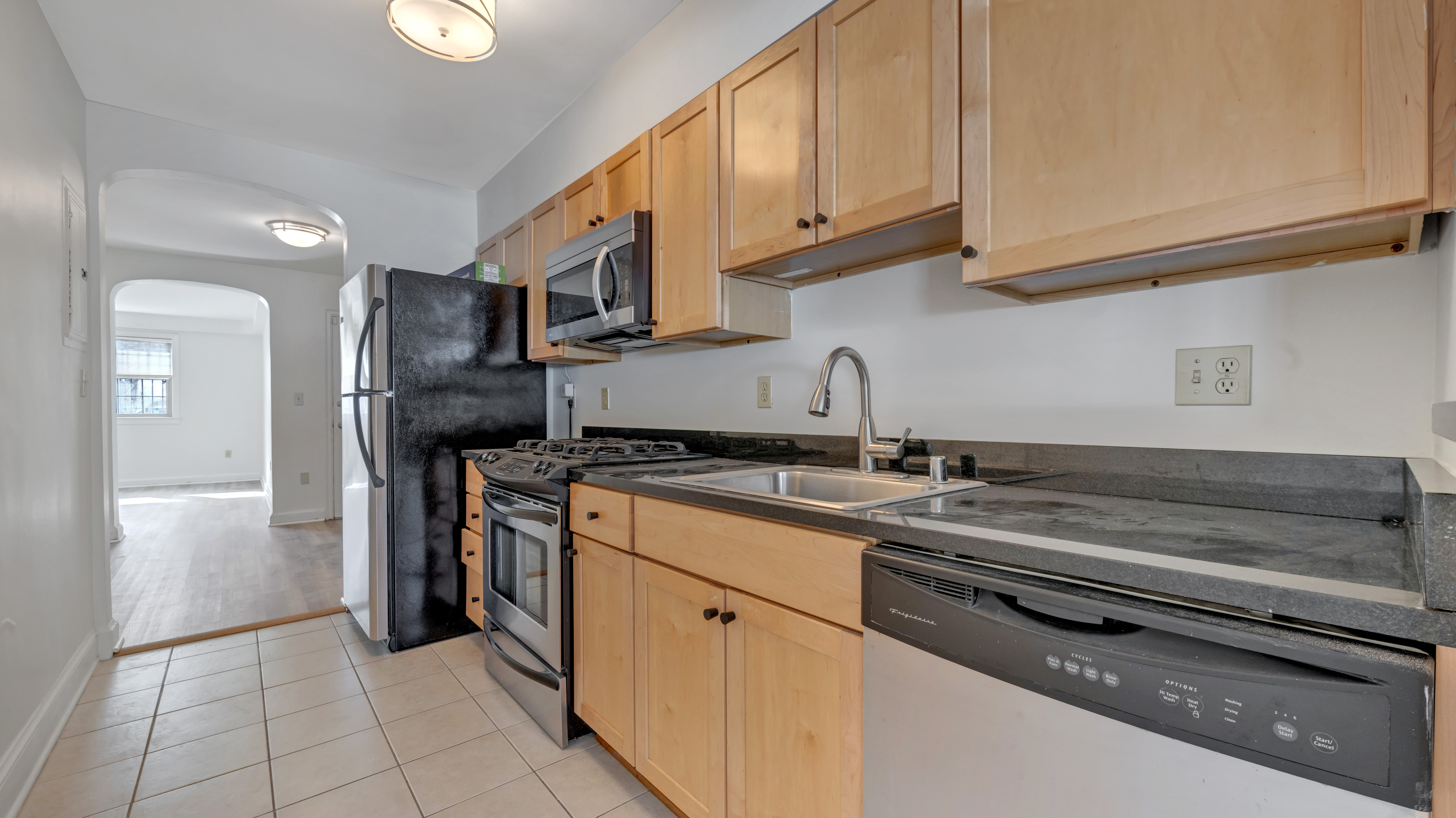Washington Condo: 301 Whittier St NW