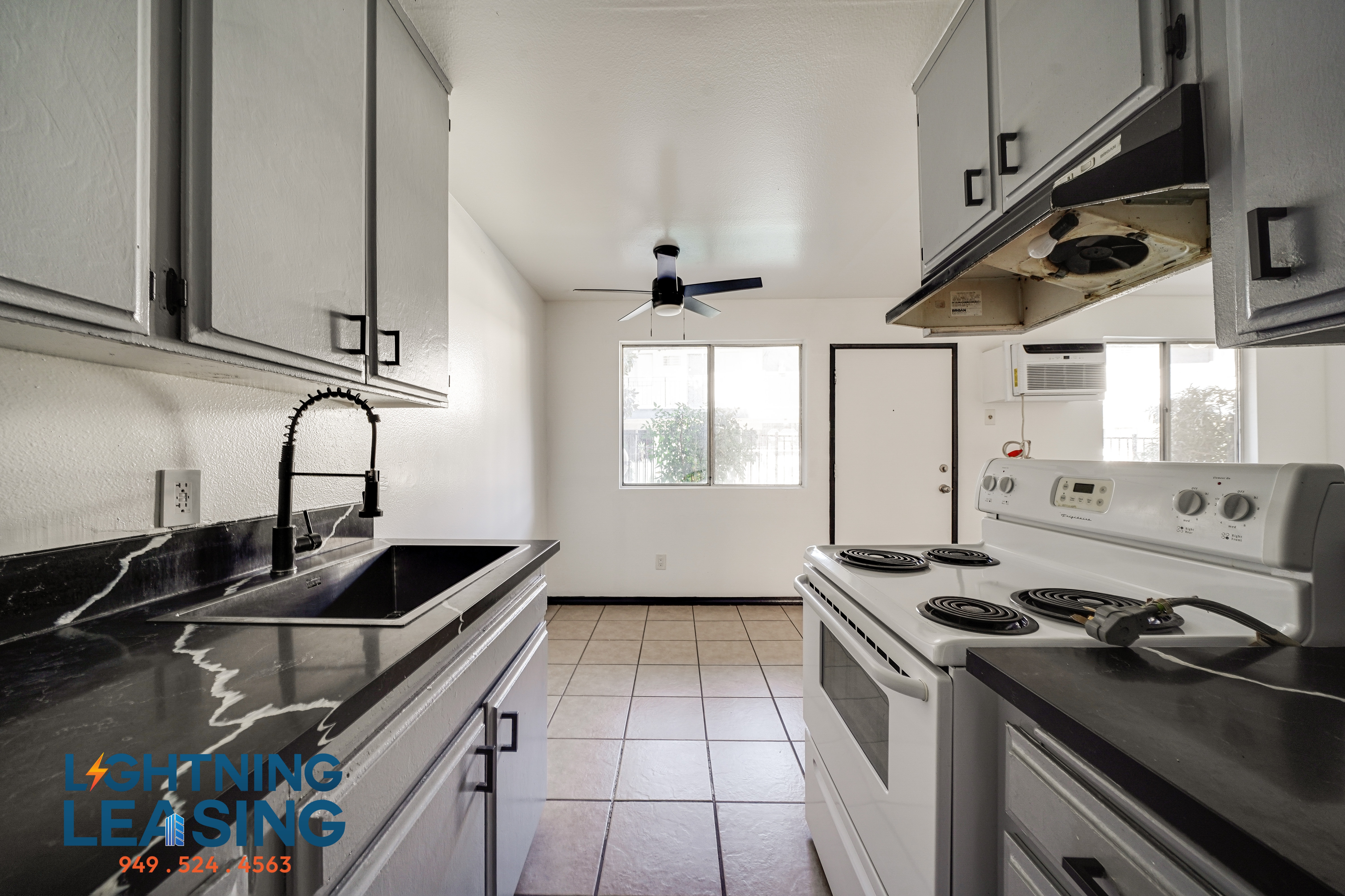 Van Nuys Apartment: 8204 Langdon Ave
