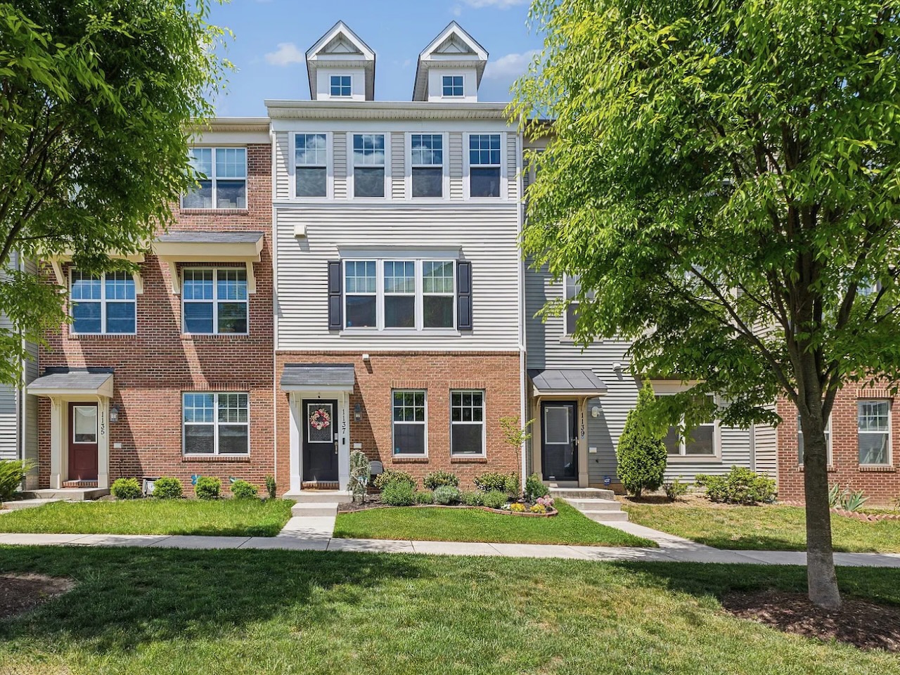 Severn House: 1137 Red Hawk Way