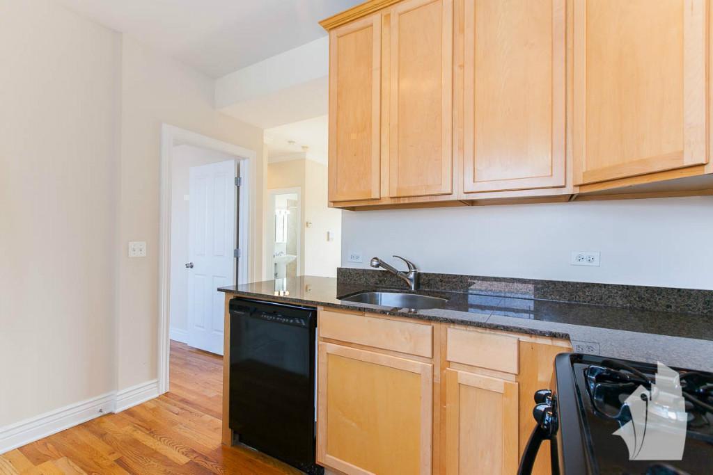 Chicago Condo: 1210 West Waveland,