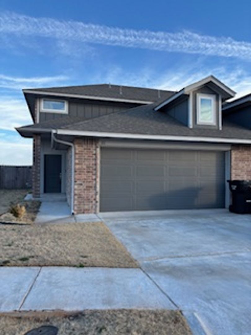 Moore House: 3900 Central Park Drive