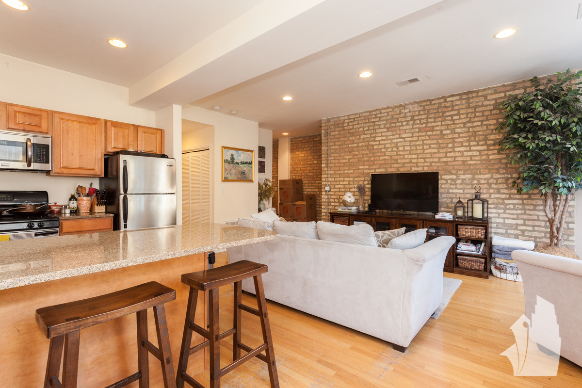 Chicago Condo: 3750 N Wilton