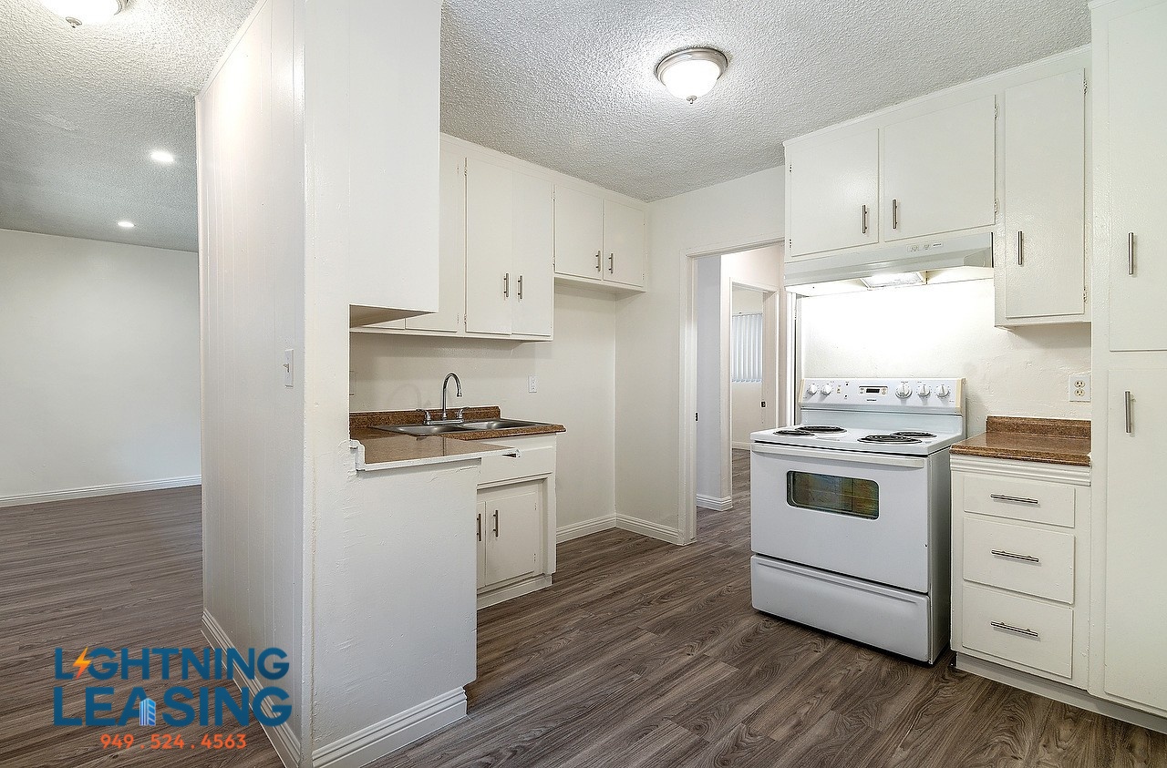 Winnetka Condo: 20436 Cohasset Street