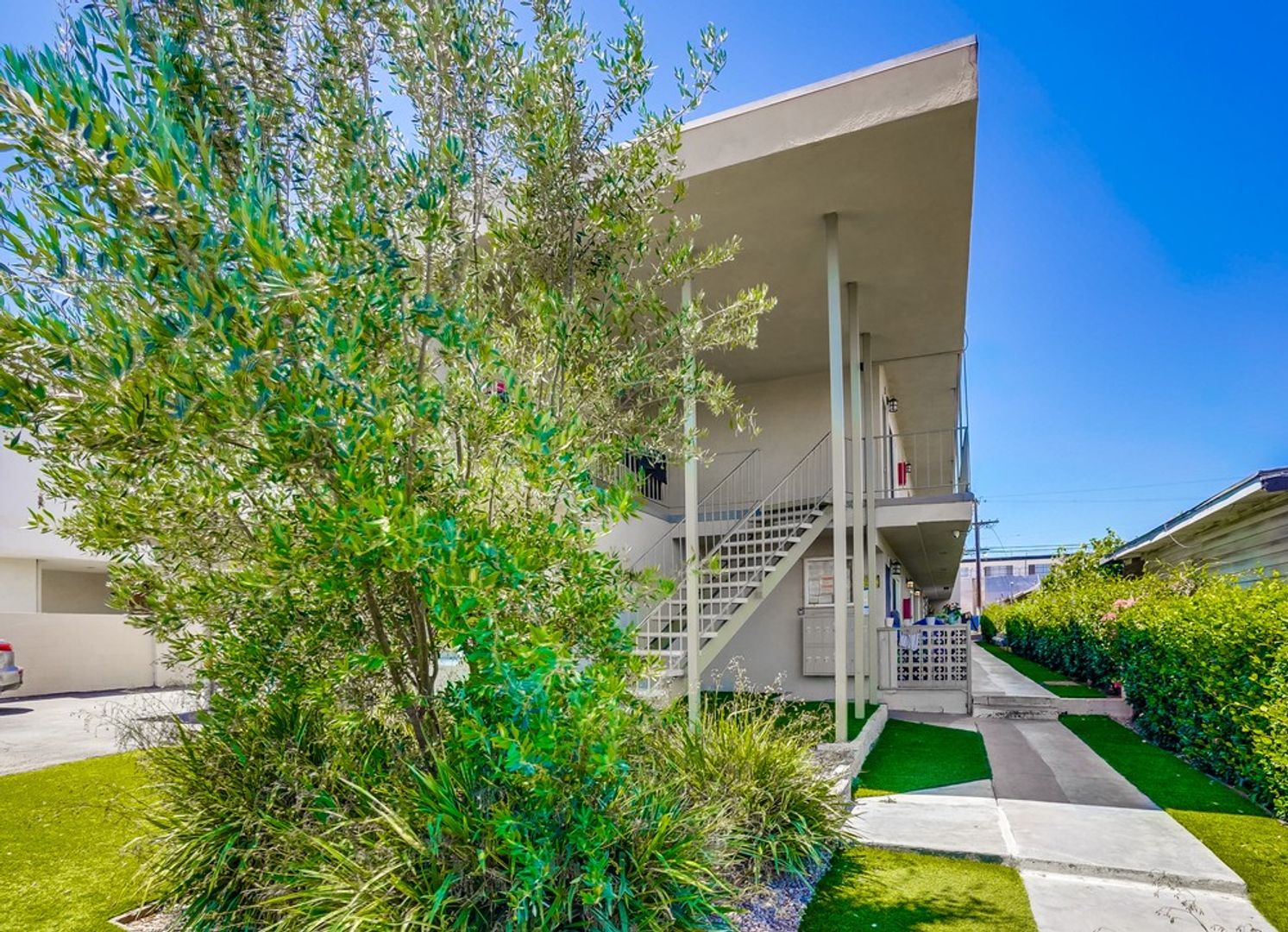 Los Angeles Condo: 6205 8th Ave