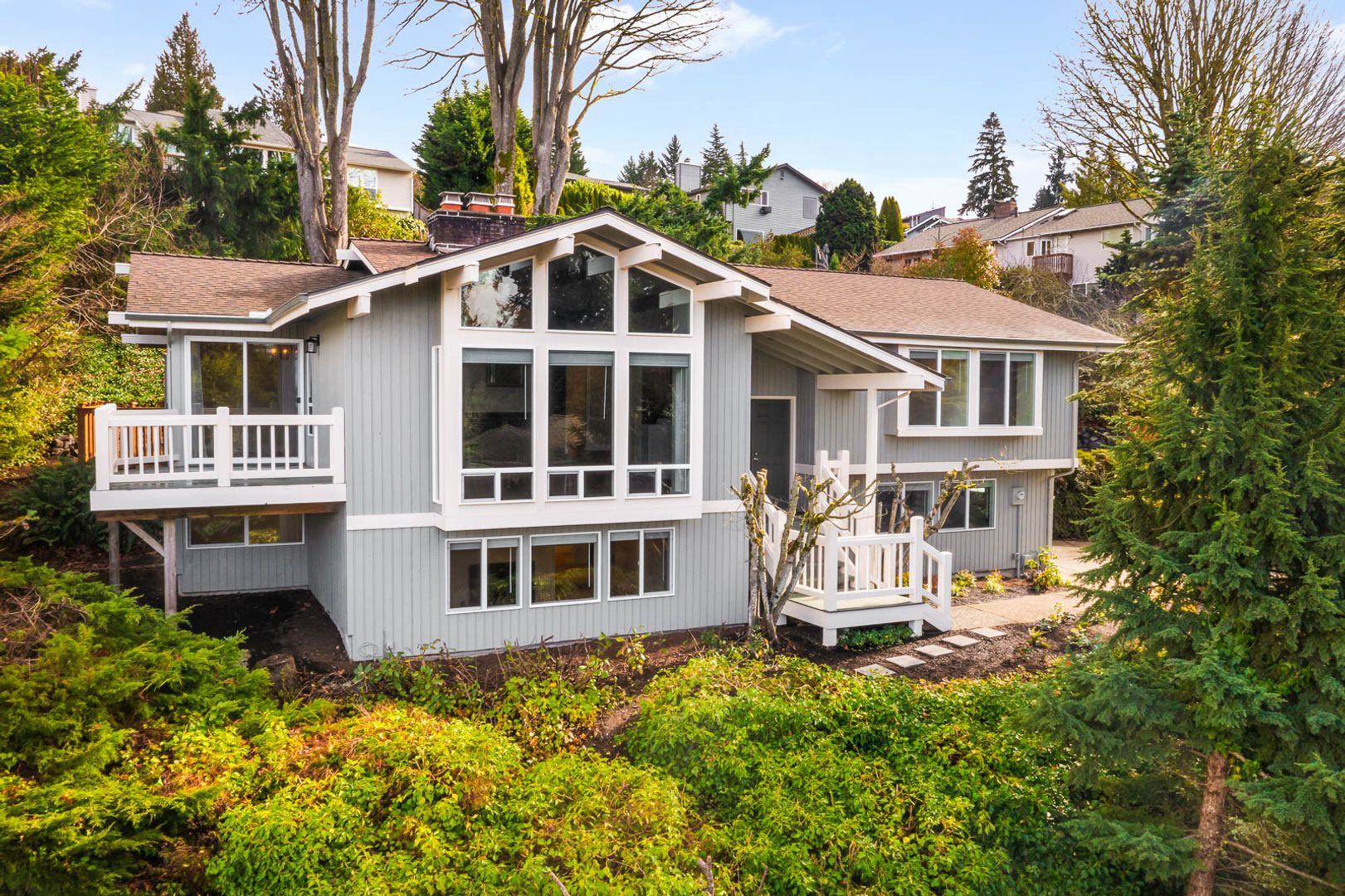 Bellevue House: 4758 153rd Ave SE