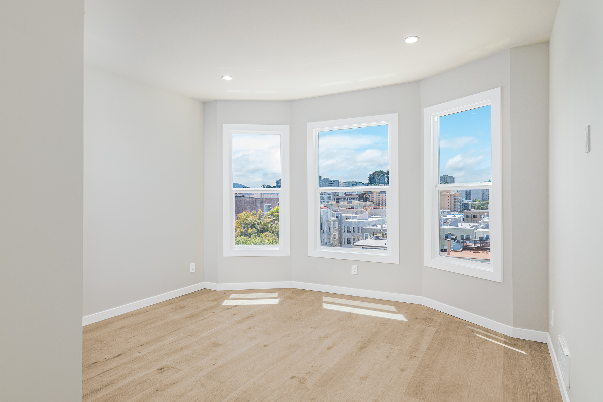 San Francisco Condo: 1555 Hyde St
