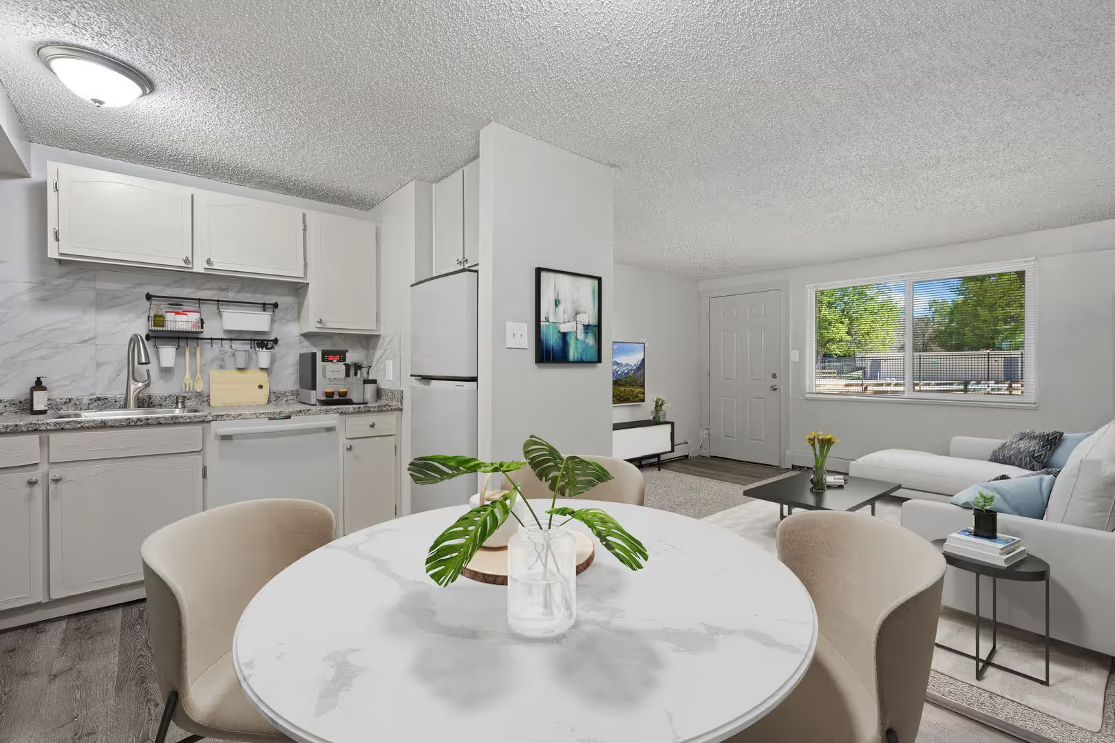 Pueblo Apartment: 2020 Jerry Murphy Rd