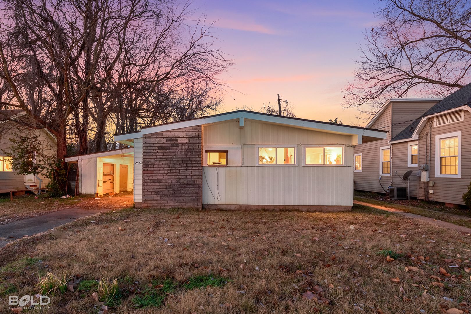 Bossier City House: 2560 Lamar St.