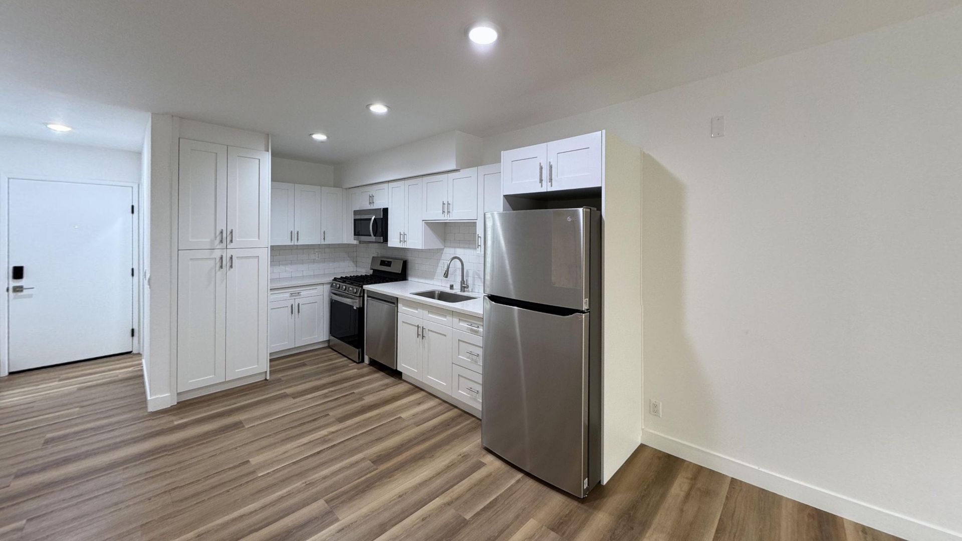 Los Angeles Condo: 3630 Midvale Ave