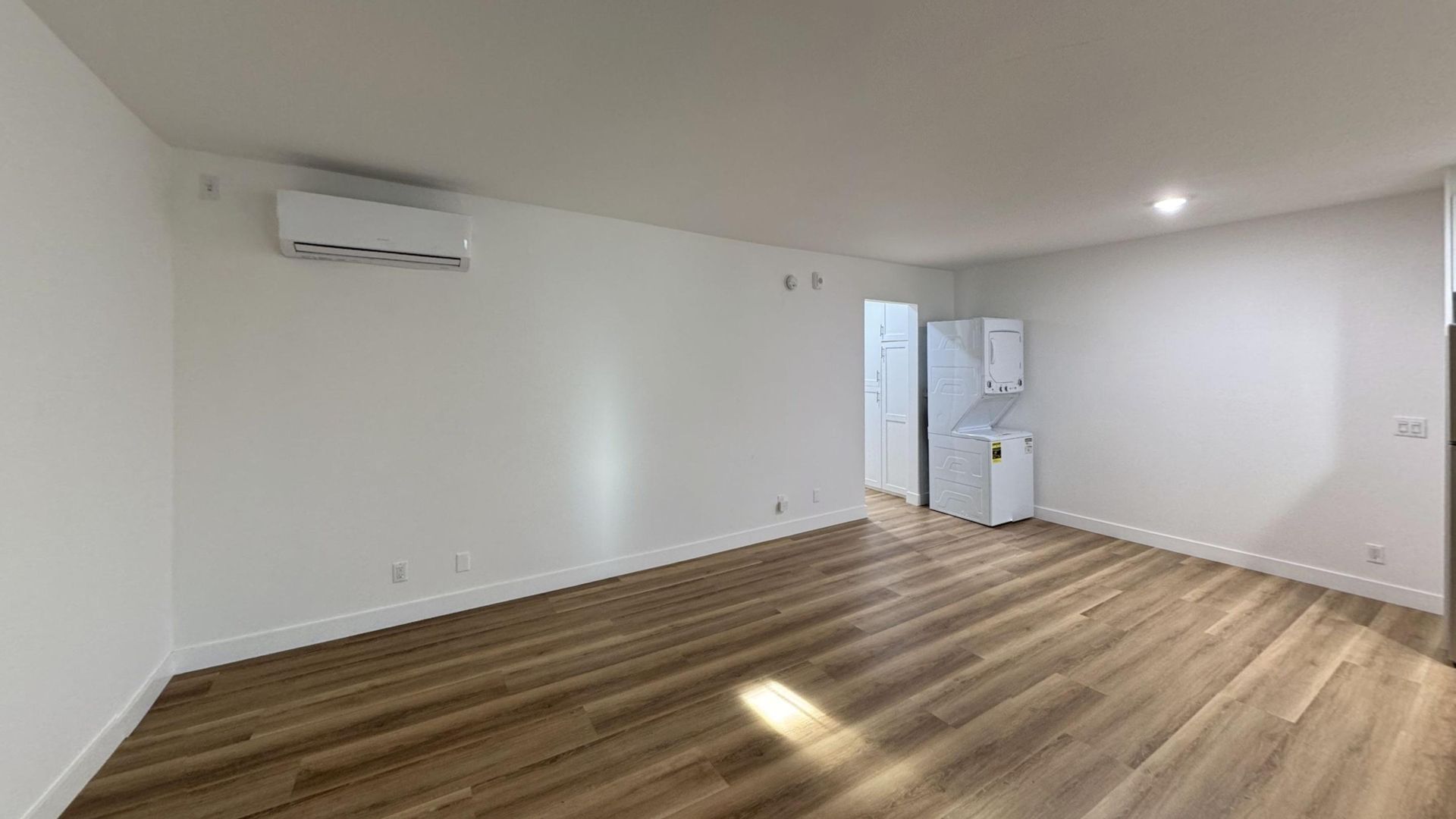 Los Angeles Condo: 3630 Midvale Ave