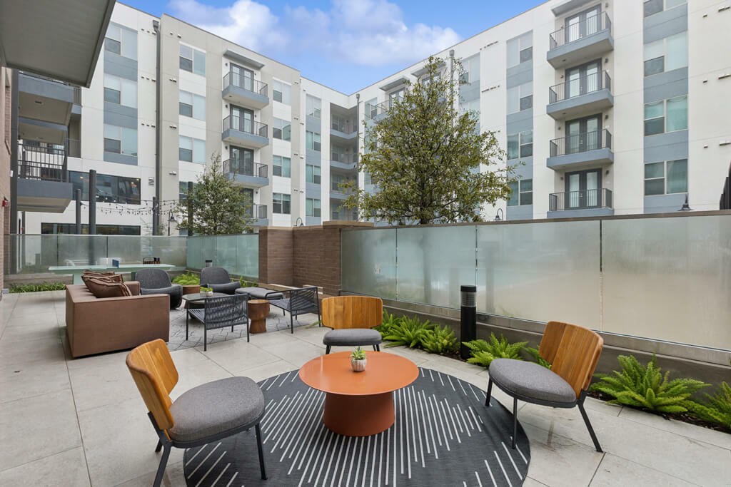 Austin Condo: 9102 Metric Blvd