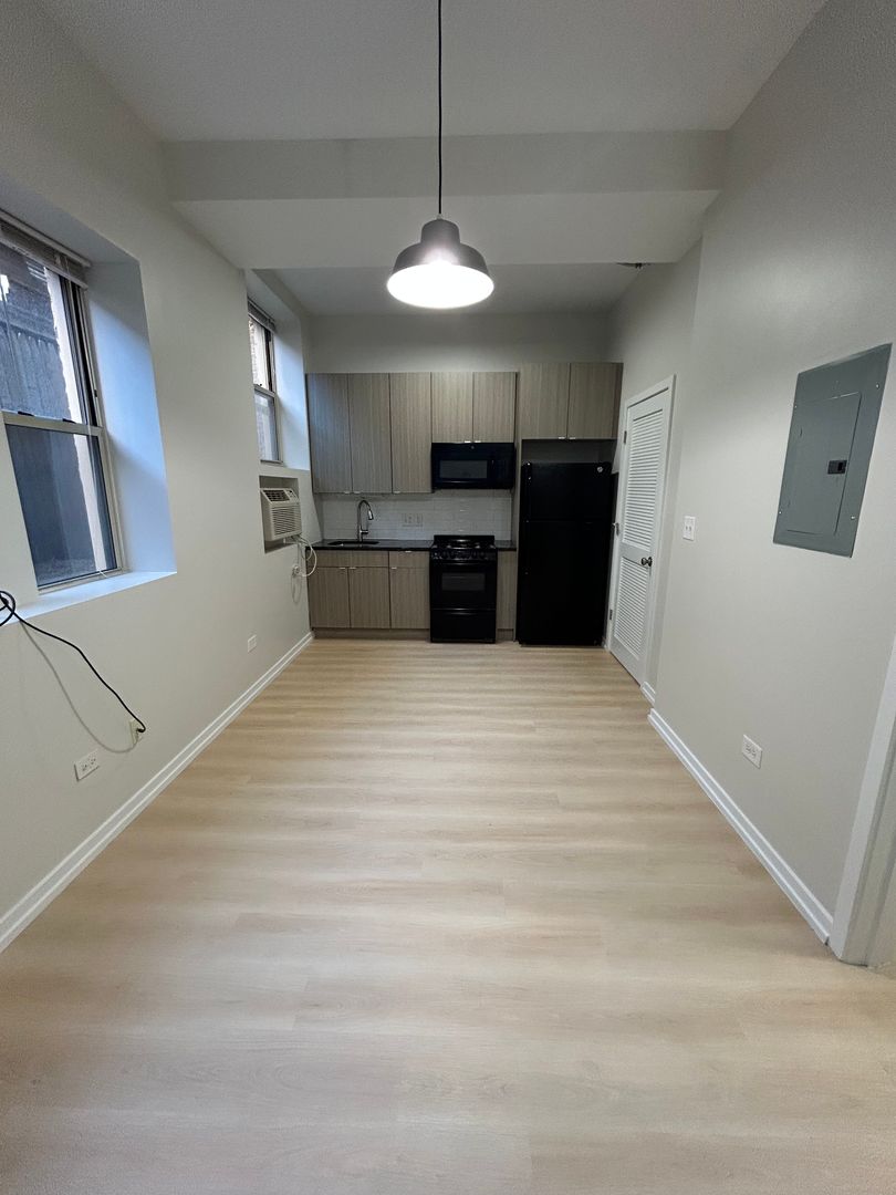 Chicago Apartment: 5051 N Kenmore Ave