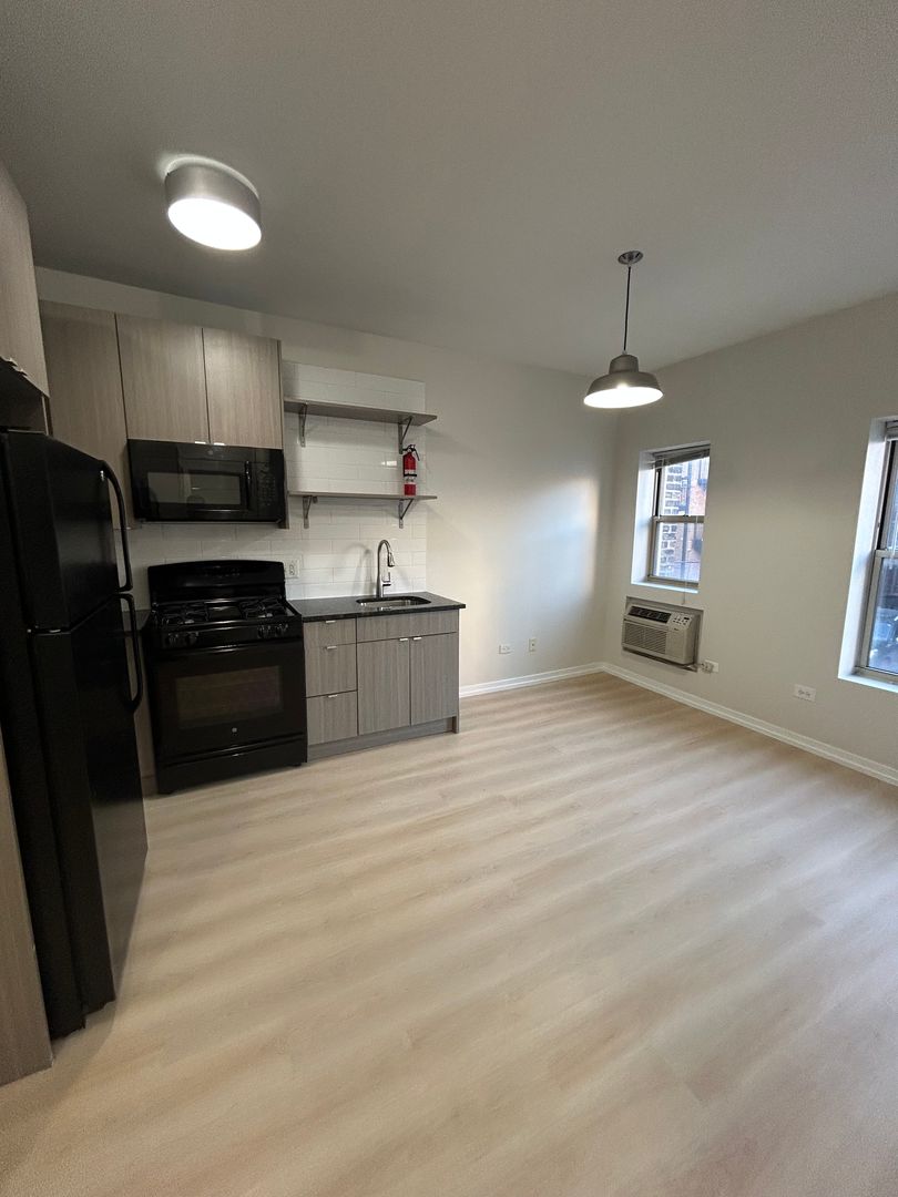 Chicago Apartment: 5051 N Kenmore Ave