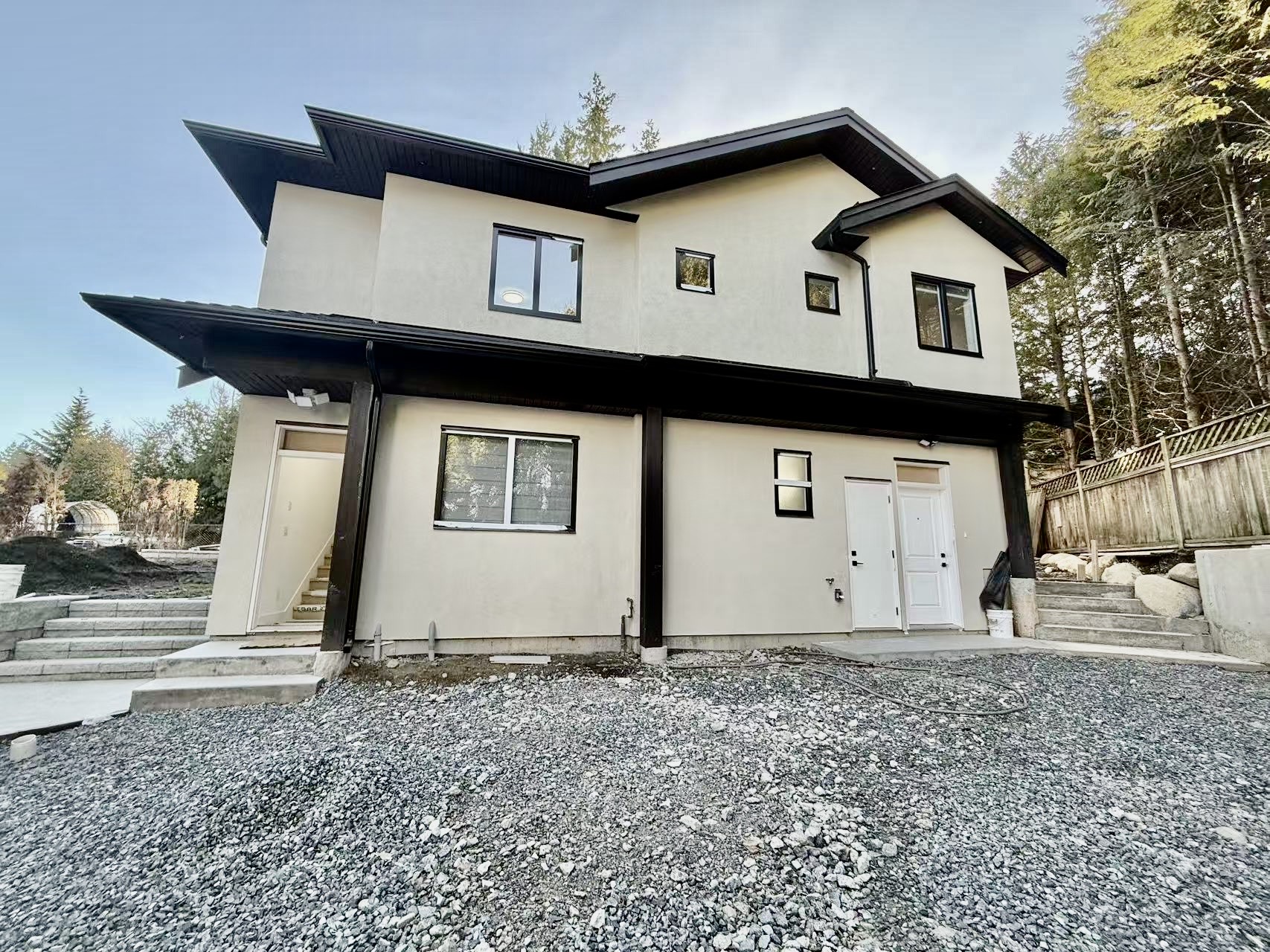 Surrey House: 7479 149A St