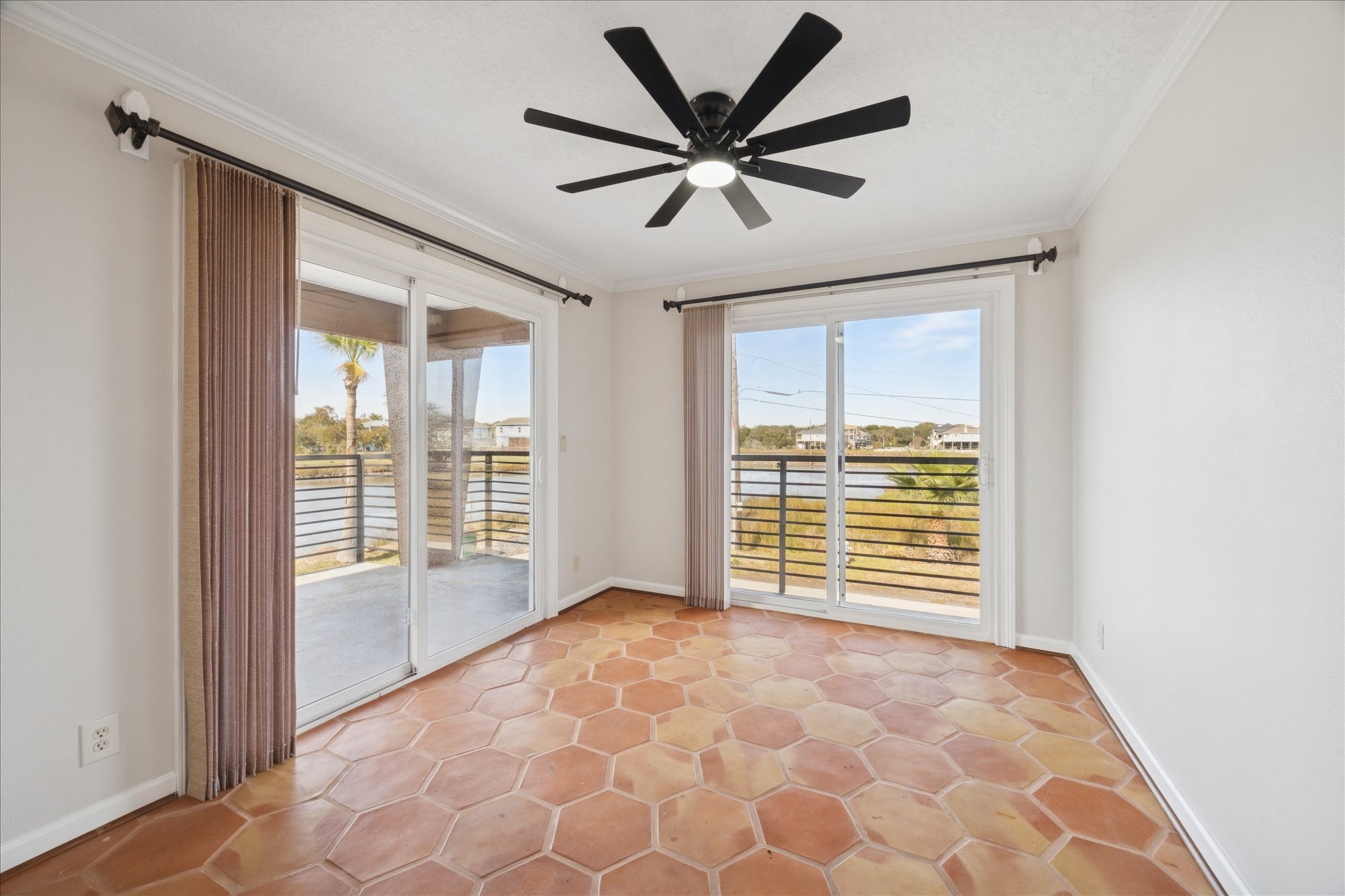 Seabrook Condo: 709 Gale Street