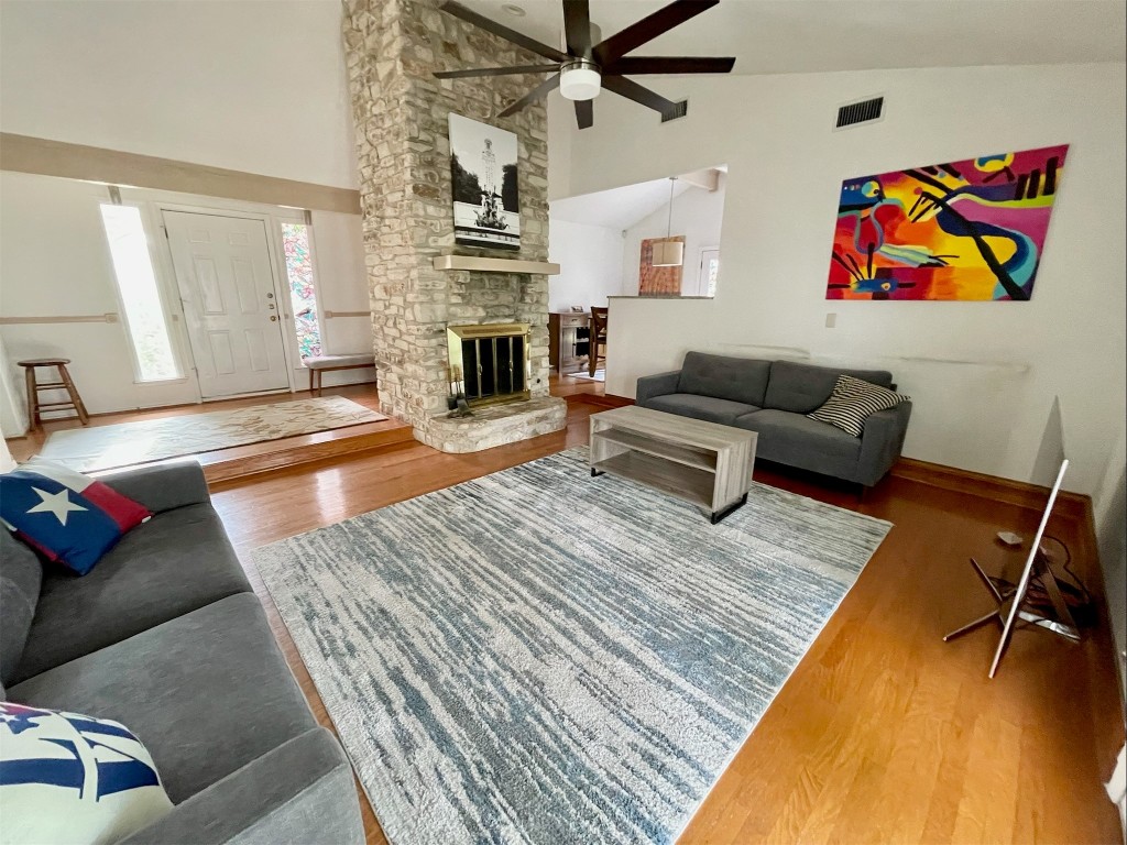 Austin Condo: 2010 Abbey Circle