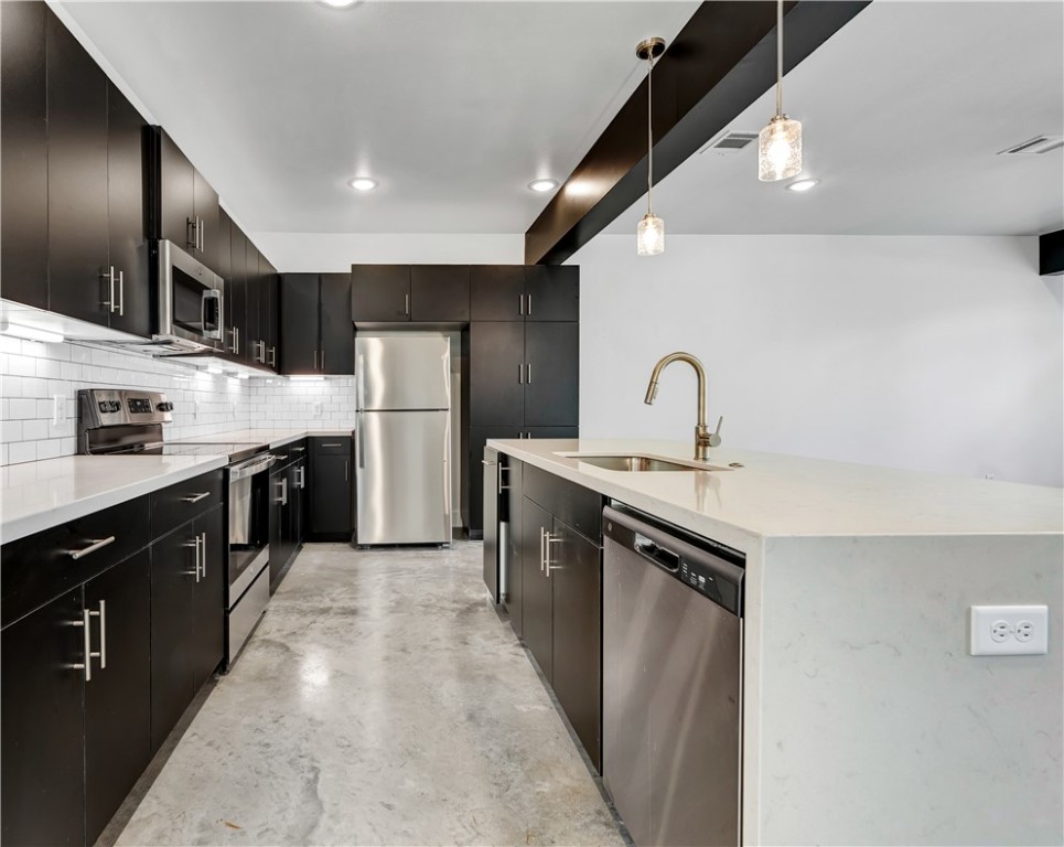 Bryan Condo: 211 Lynn Drive