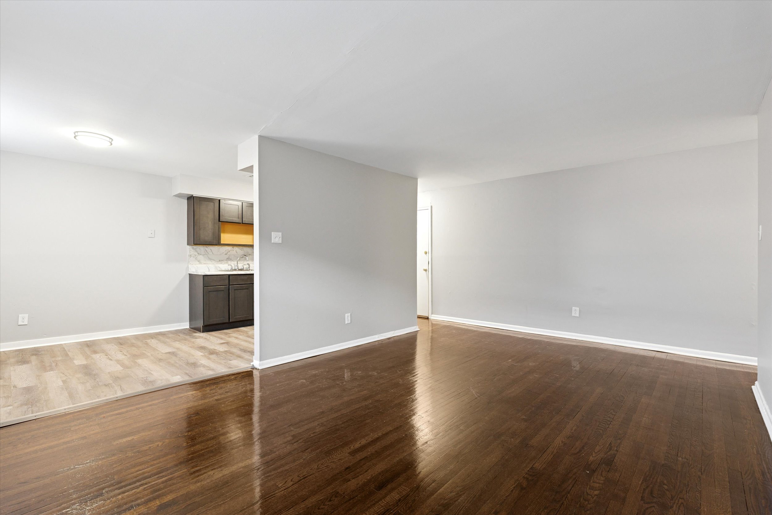 Philadelphia Apartment: 8410 Bustleton Ave