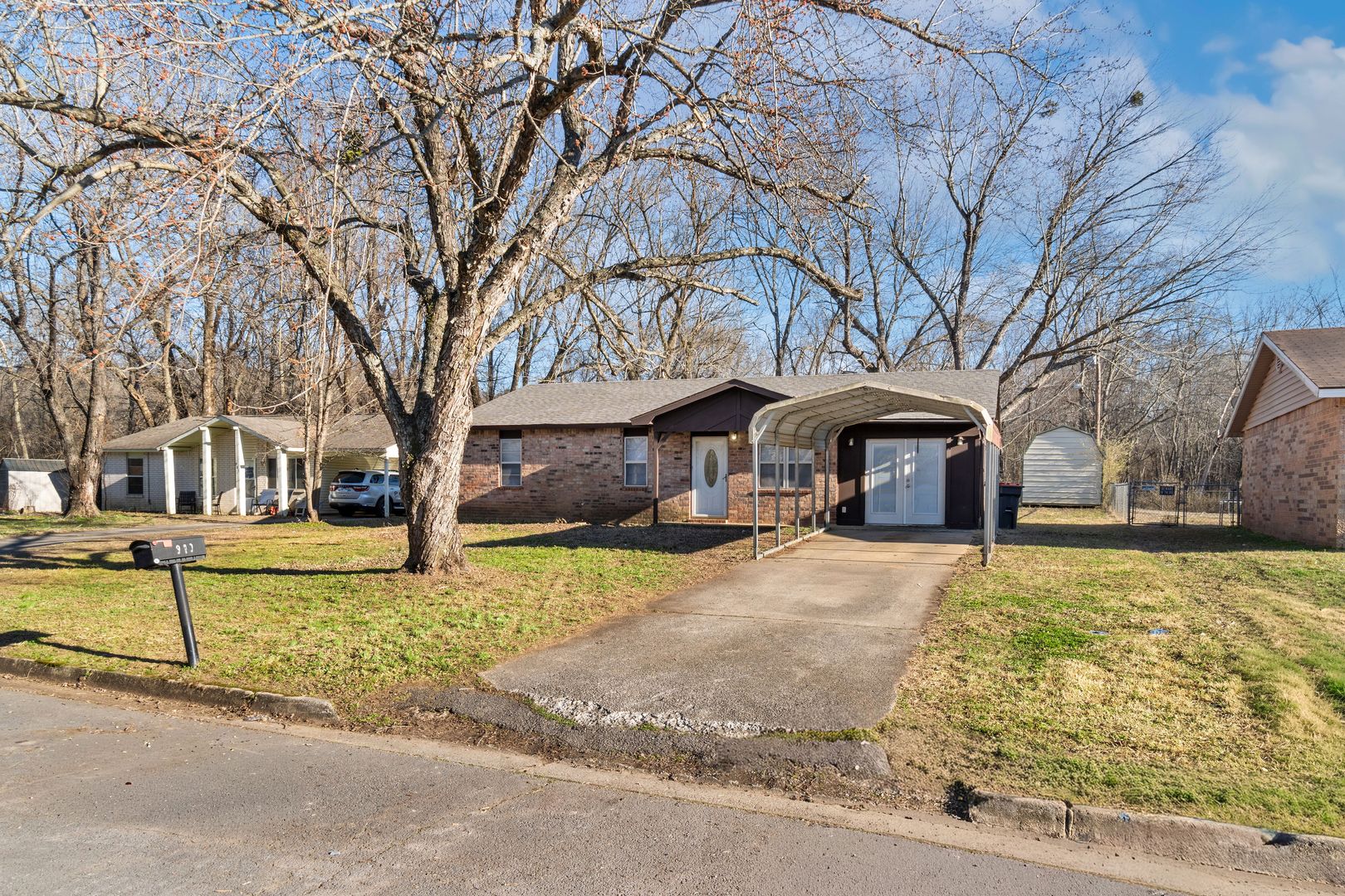 Greenwood House: 909 Essex Street