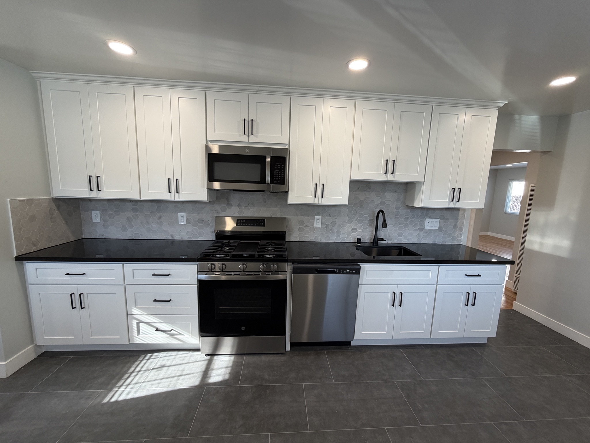 SAN LORENZO, Condo: 969 ELGIN STREET