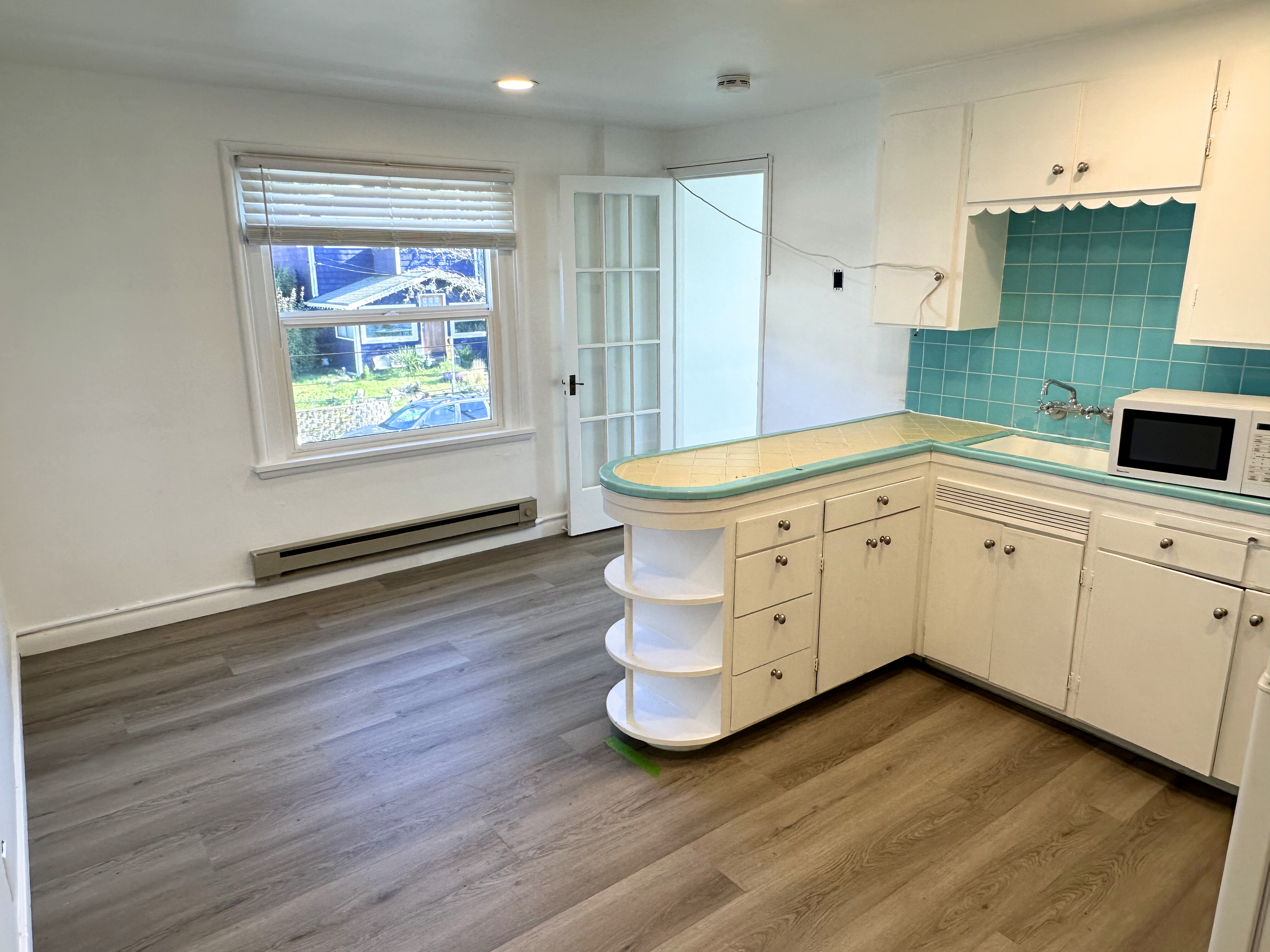 Seattle Condo: 4027 Beach Dr SW