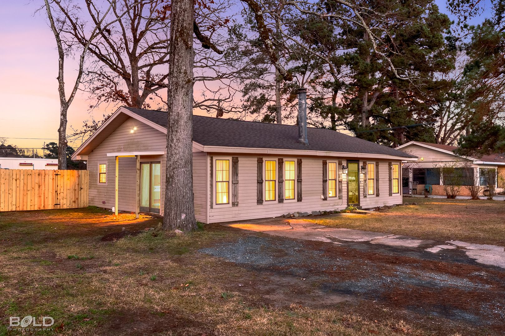 Benton House: 1013 Peyton Avenue