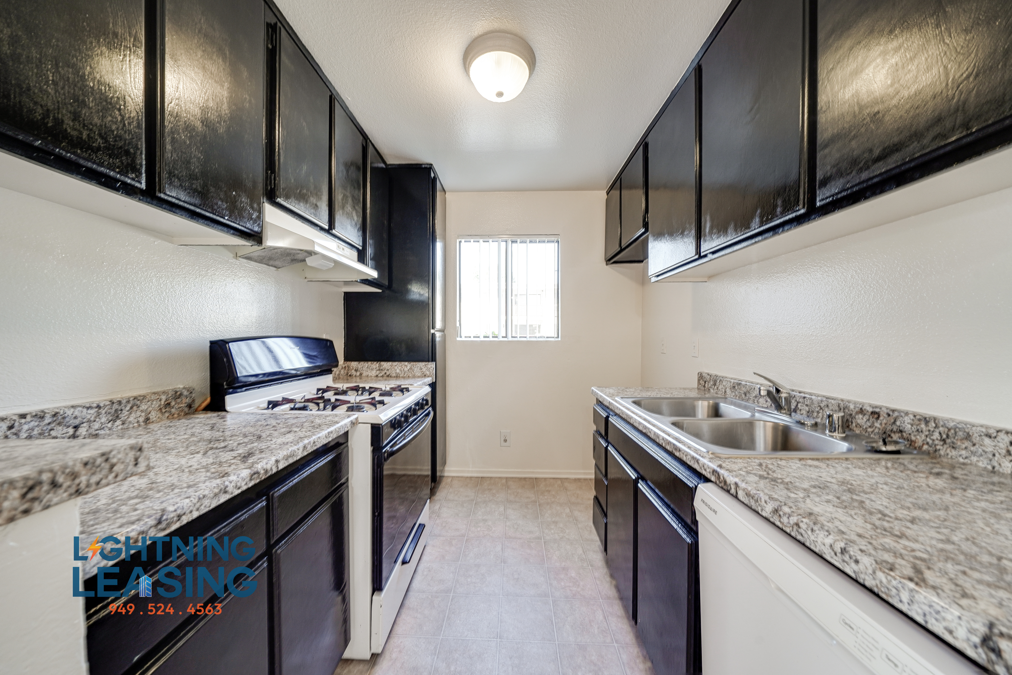 Chatsworth Condo: 20929 Lassen St