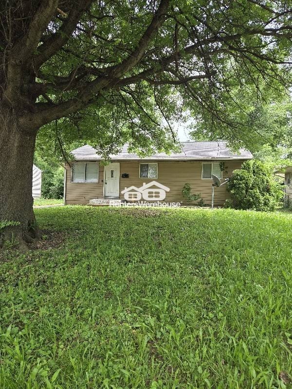 St Louis House: 10732 Spring Garden Dr