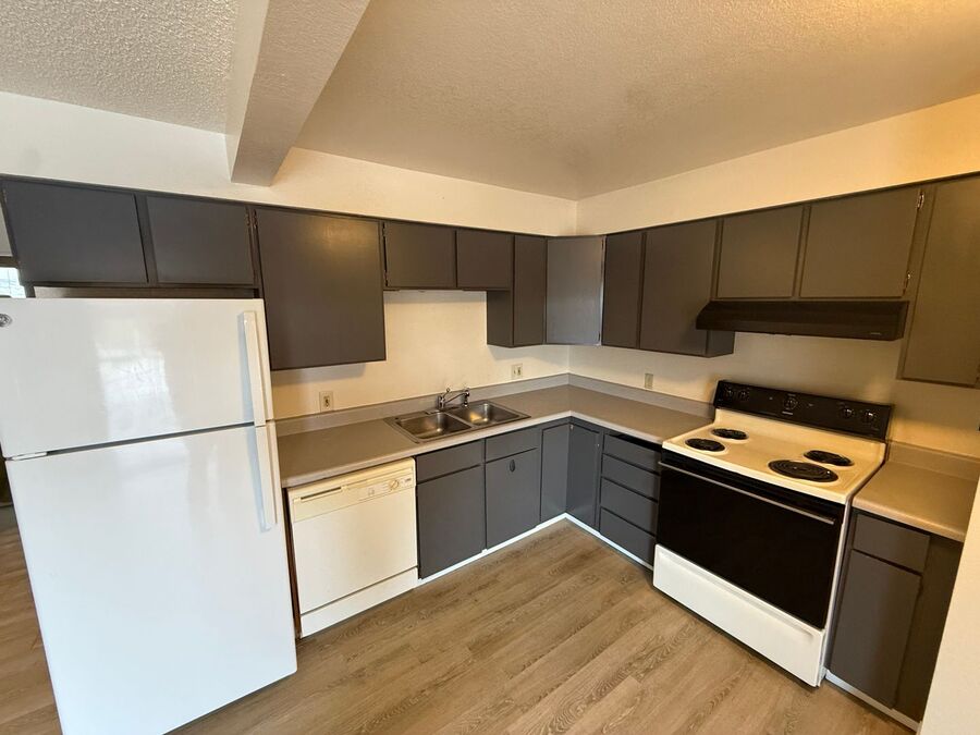 2 bed 1 bath cozy home.