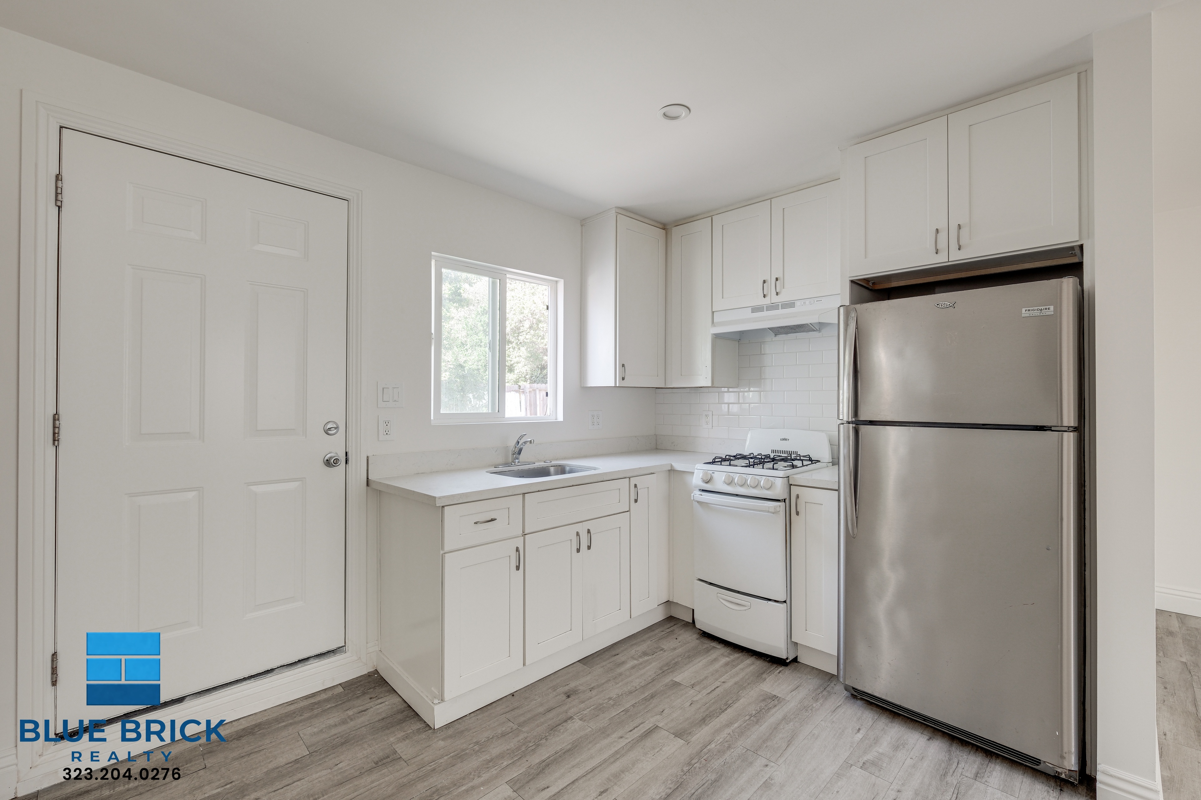 Valley Glen Condo: 14025 Victory Blvd