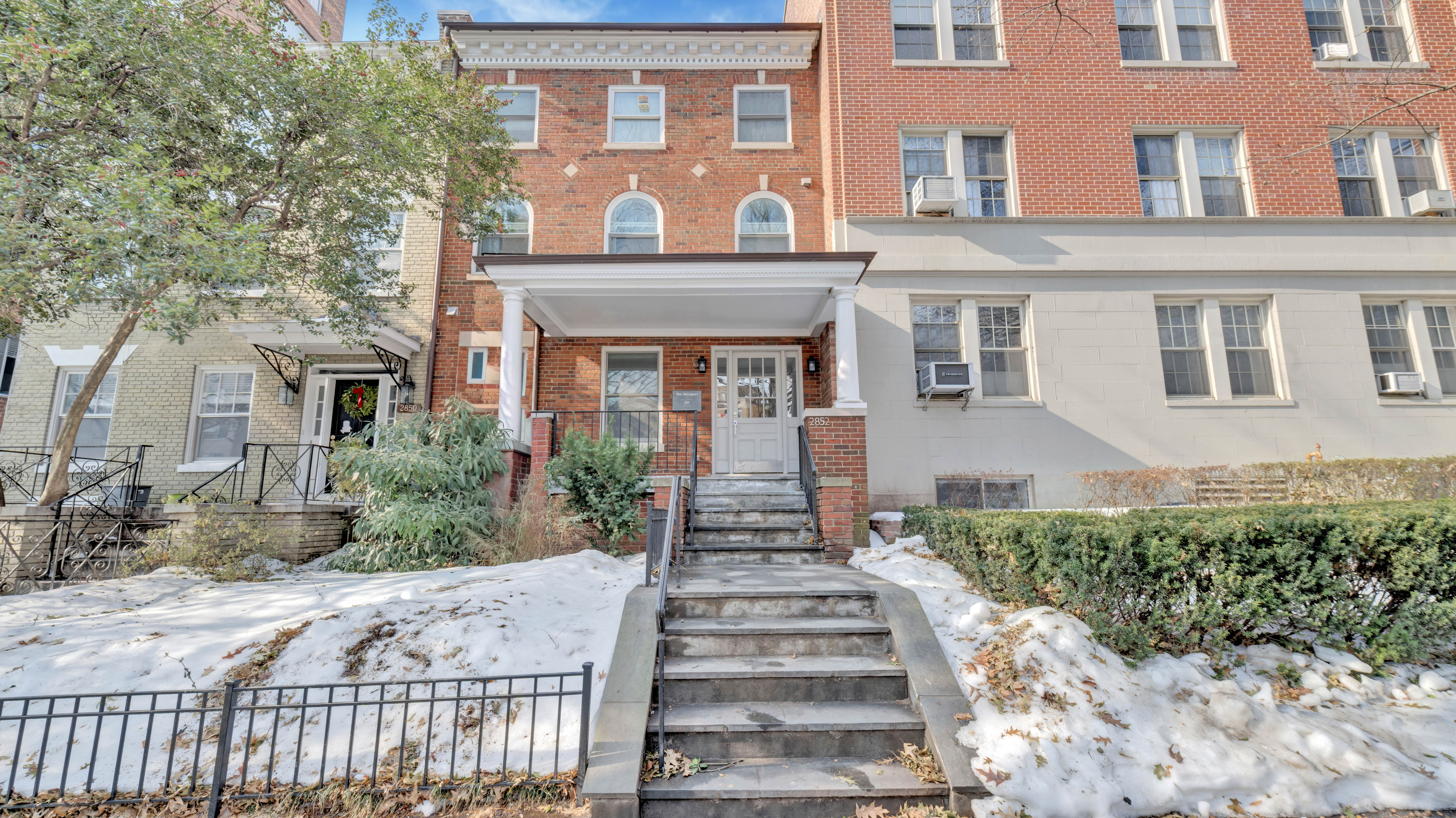 Washington Condo: 2852 Connecticut Ave NW