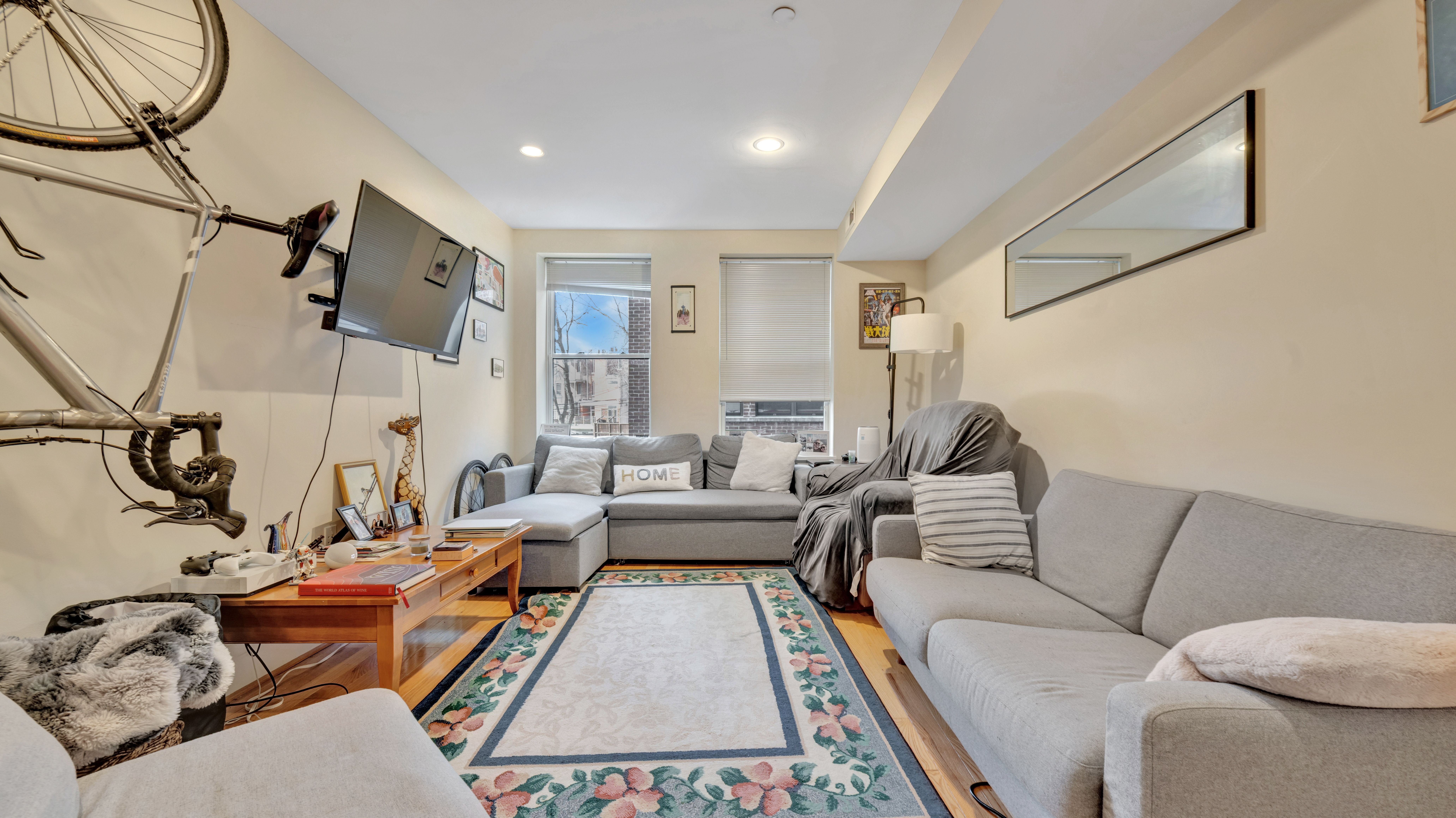 Washington Condo: 2852 Connecticut Ave NW