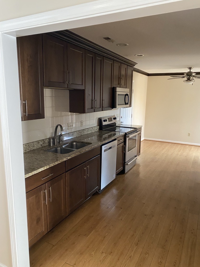 Columbia House: 205 Patio Place- 1