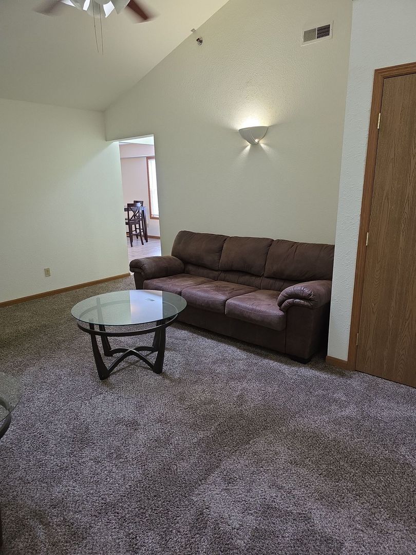 Charleston Apartment: 1305 4th St