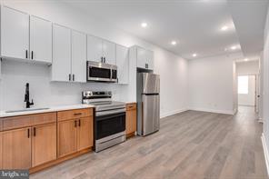 Philadelphia Townhome: 927 N 42nd St