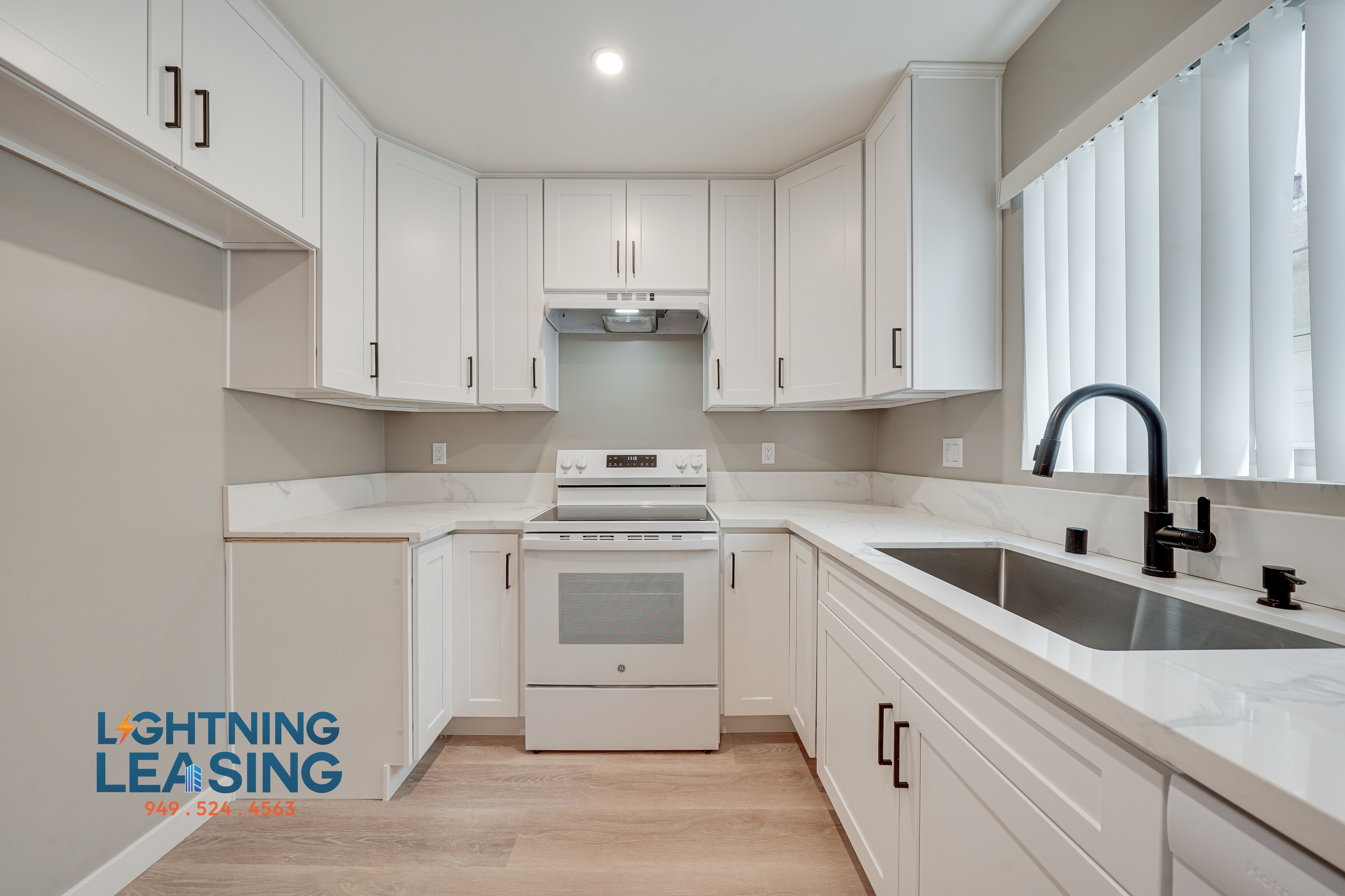 Glendale Condo: 320 E Fairview Ave