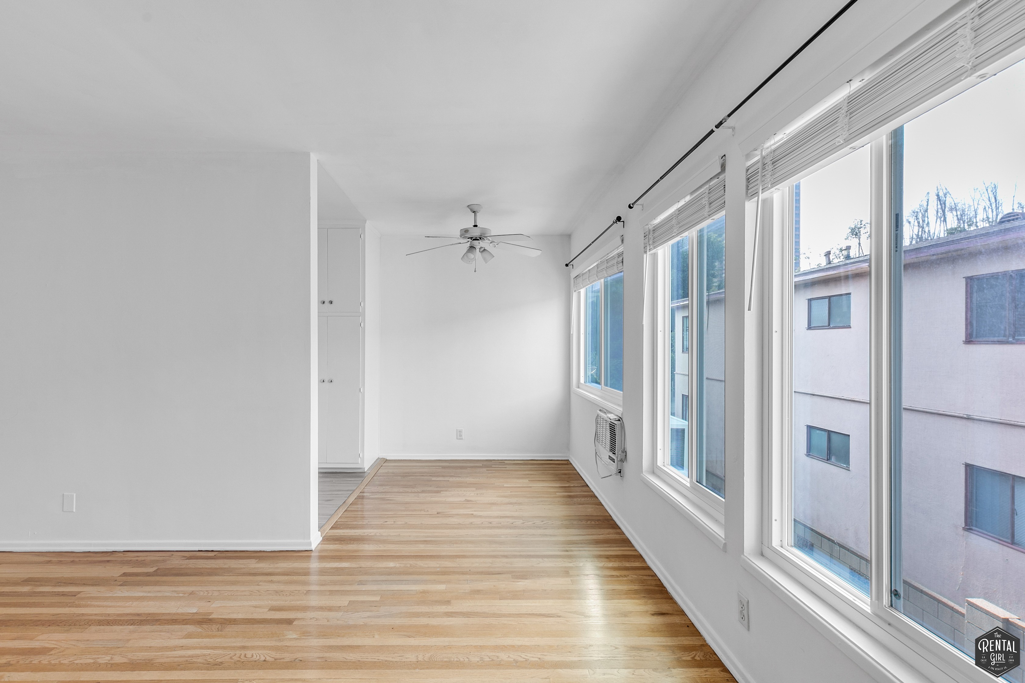 Los Angeles Condo: 1248 Barry Ave