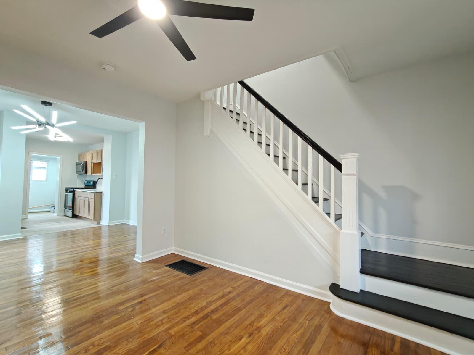 Philadelphia Townhome: 312 N 59th St