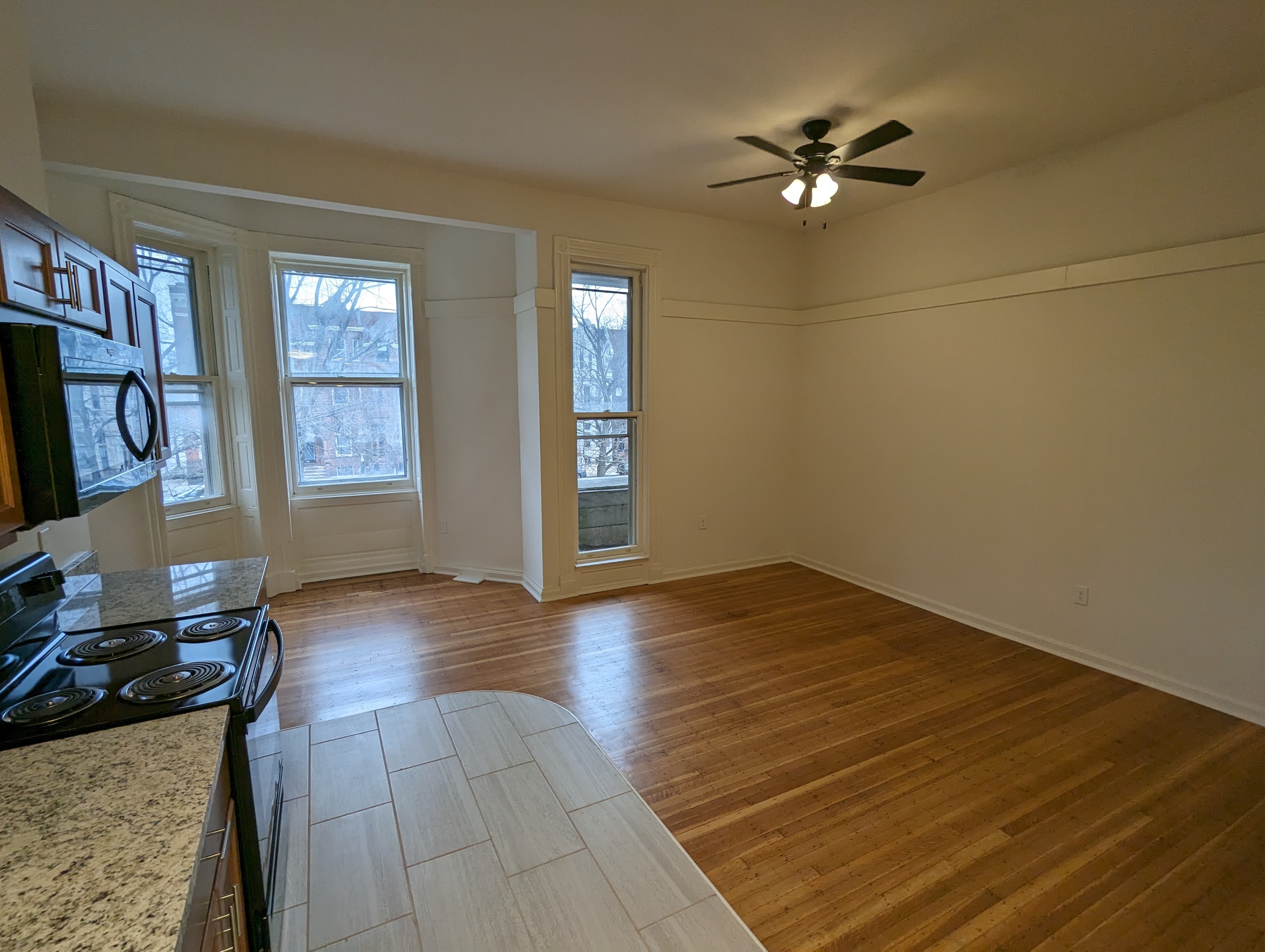 Baltimore Condo: 1814 Eutaw Pl #300