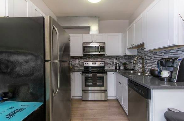 Los Angeles Apartment: 412 S Lake St