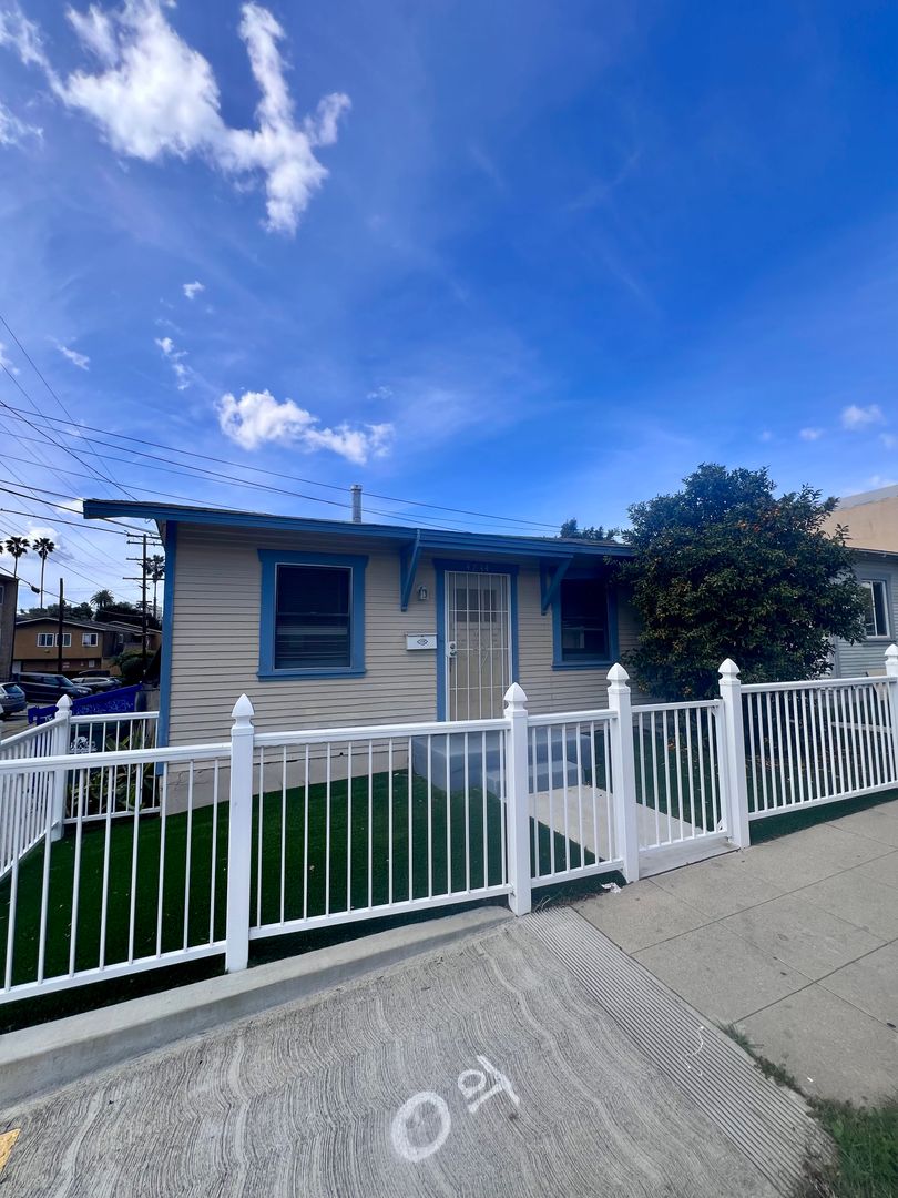 SAN  DIEGO Condo: 4234 ALABAMA STREET