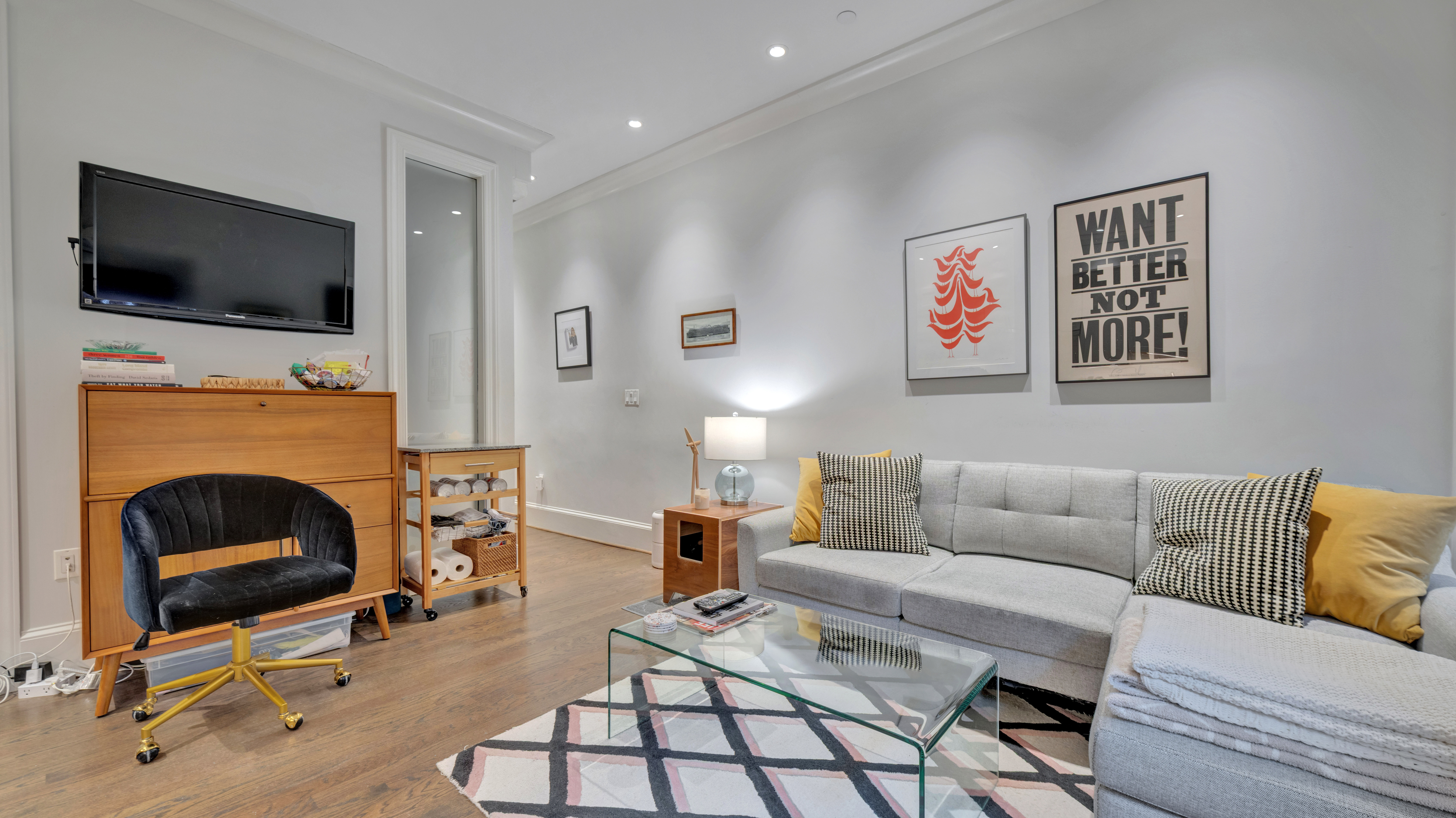 Washington Condo: 418 7th St SE