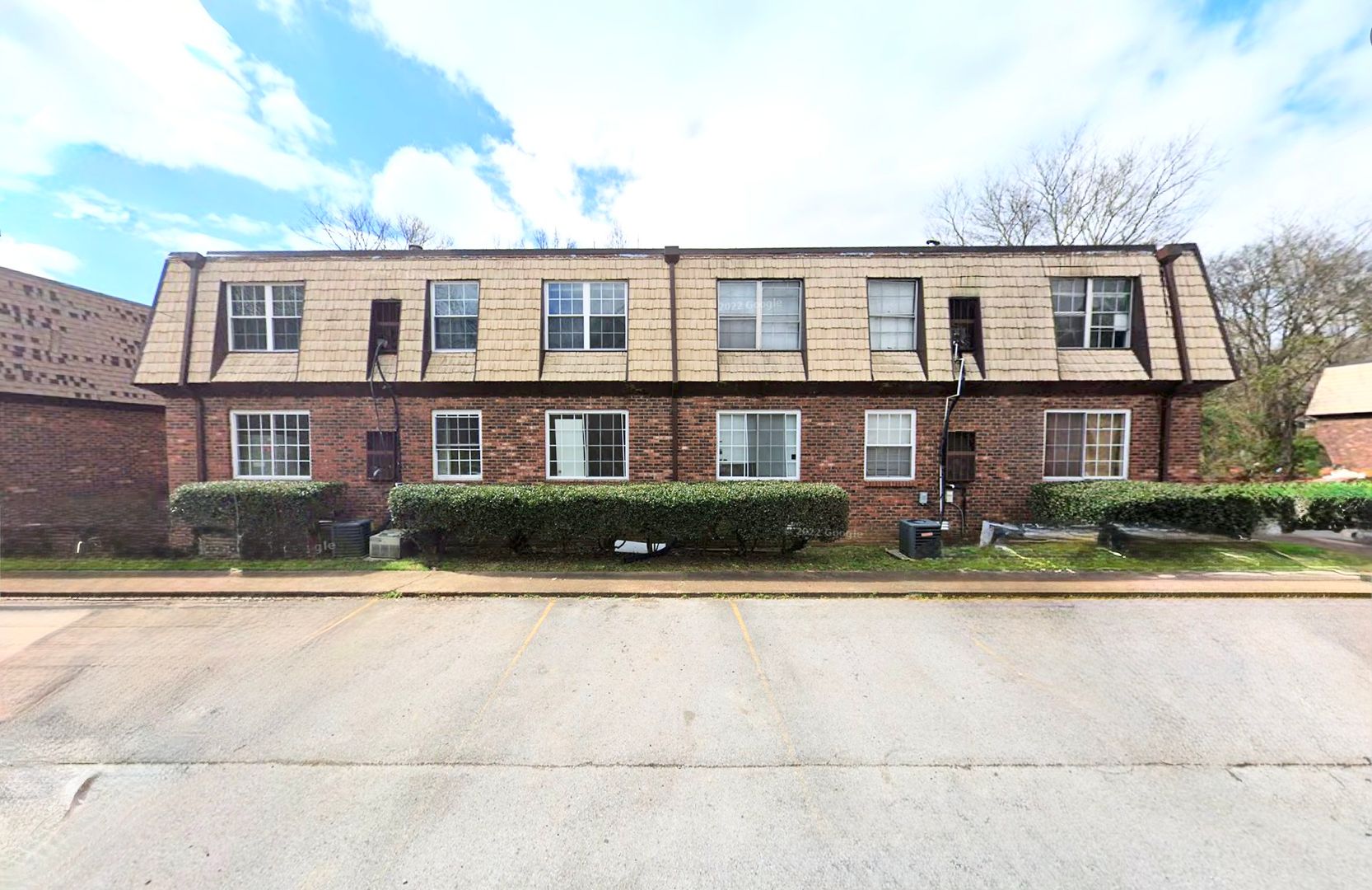 Nashville House: 441 Harding Pl