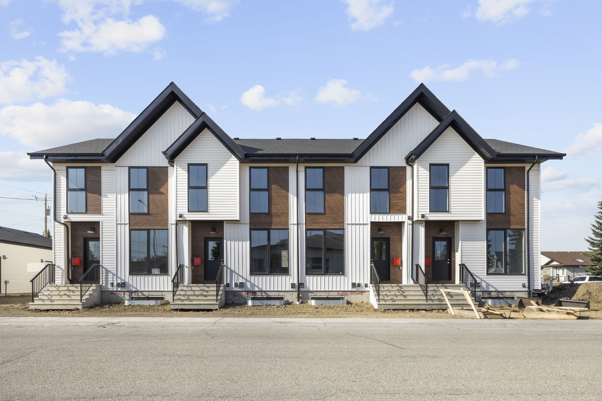 Edmonton Condo: 16210 103A Ave NW