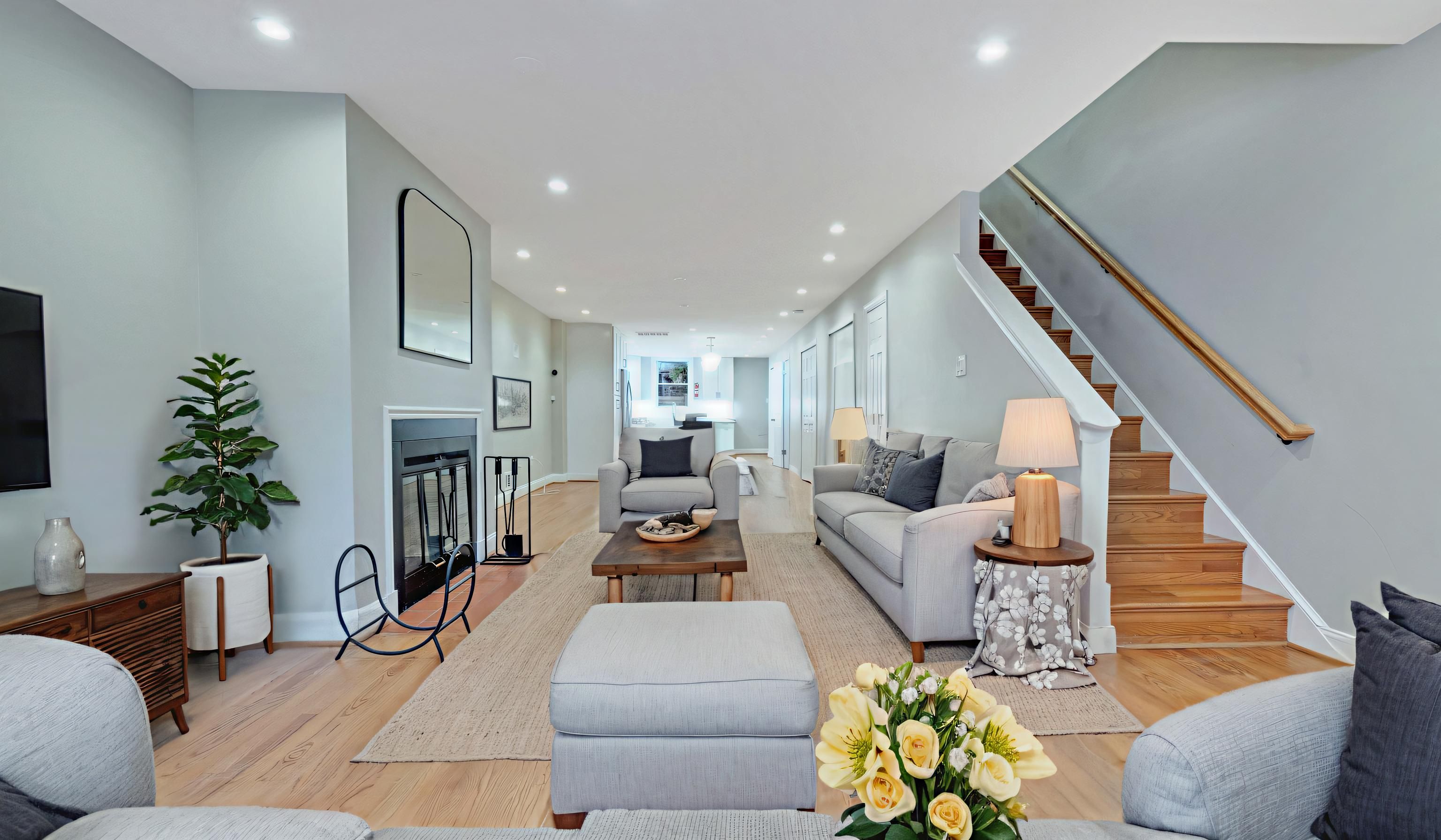 Washington House: 29 Bates St NW