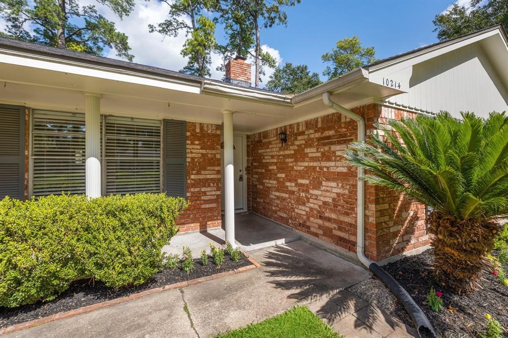 Houston Condo: 10214 Londonderry Drive