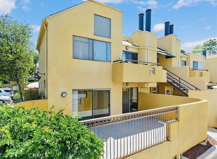 Lake Forest Condo: 25712 Le Parc