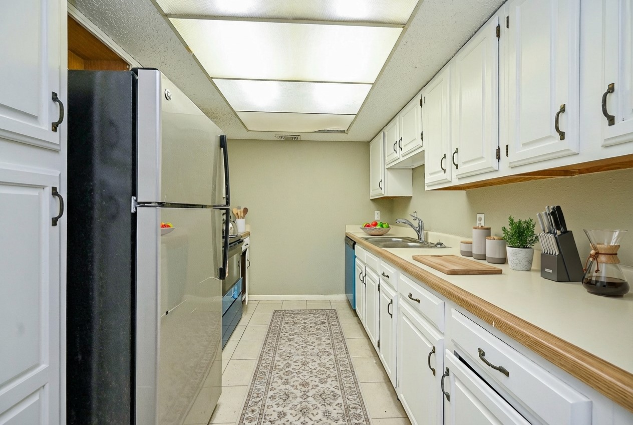 Houston Condo: 2826 South Bartell Drive