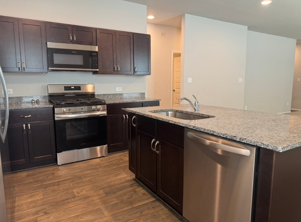 Elgin Condo: 195 Heritage Ml Trail